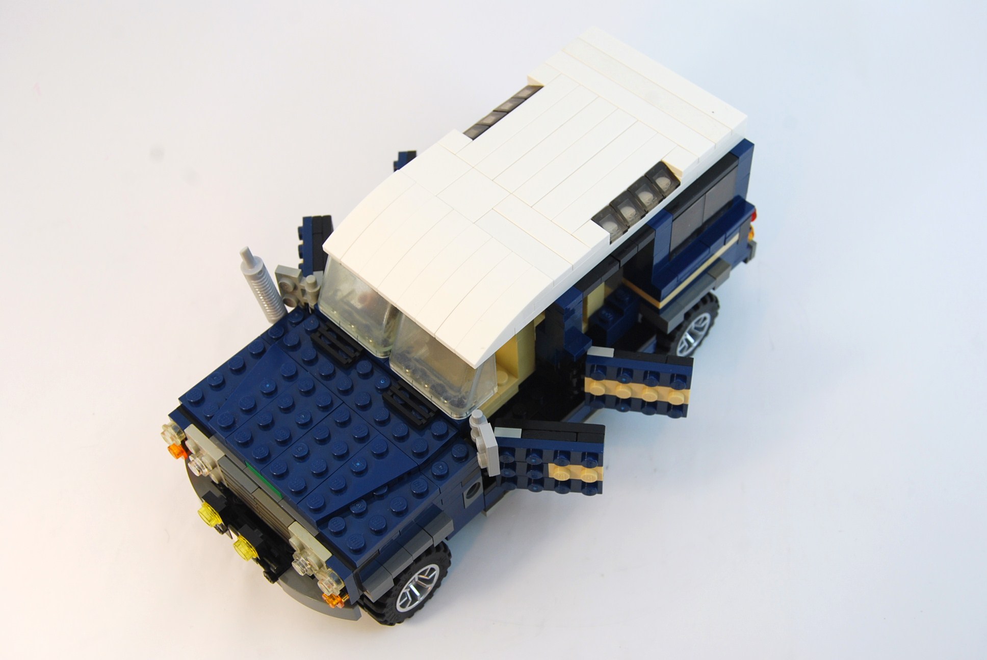 landrover_defender_17.jpg