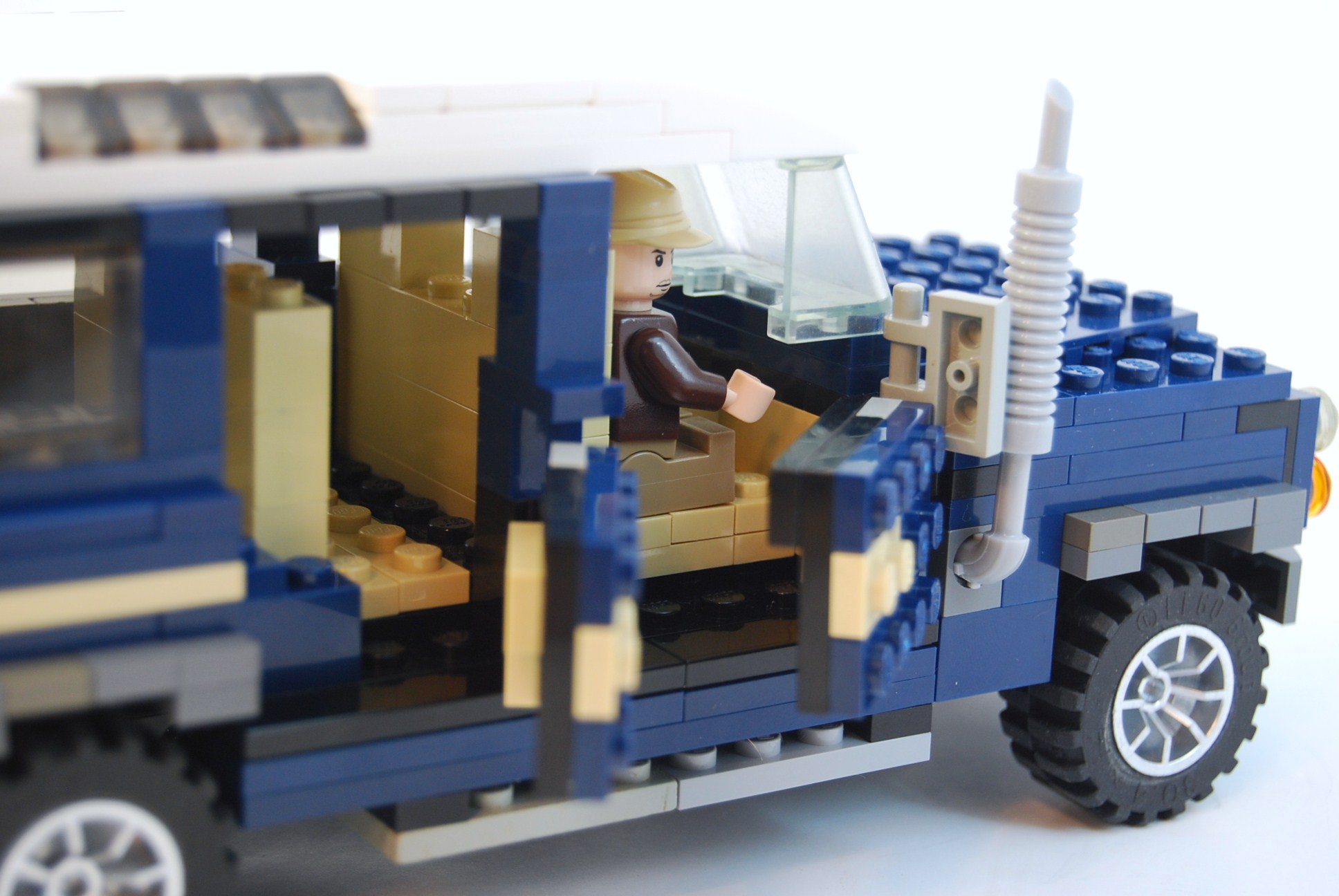 landrover_defender_22.jpg