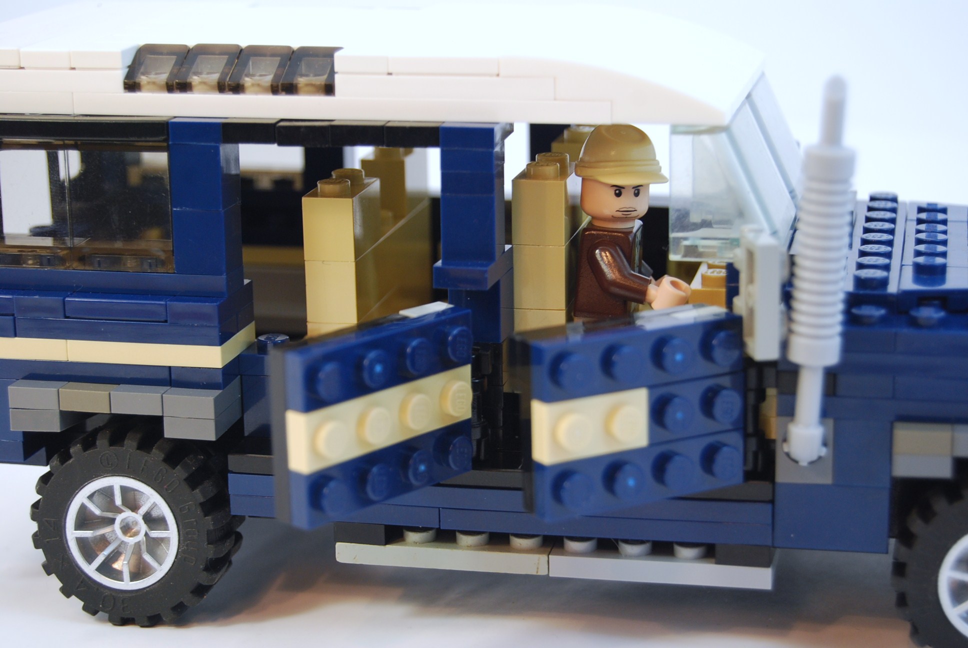 landrover_defender_24.jpg
