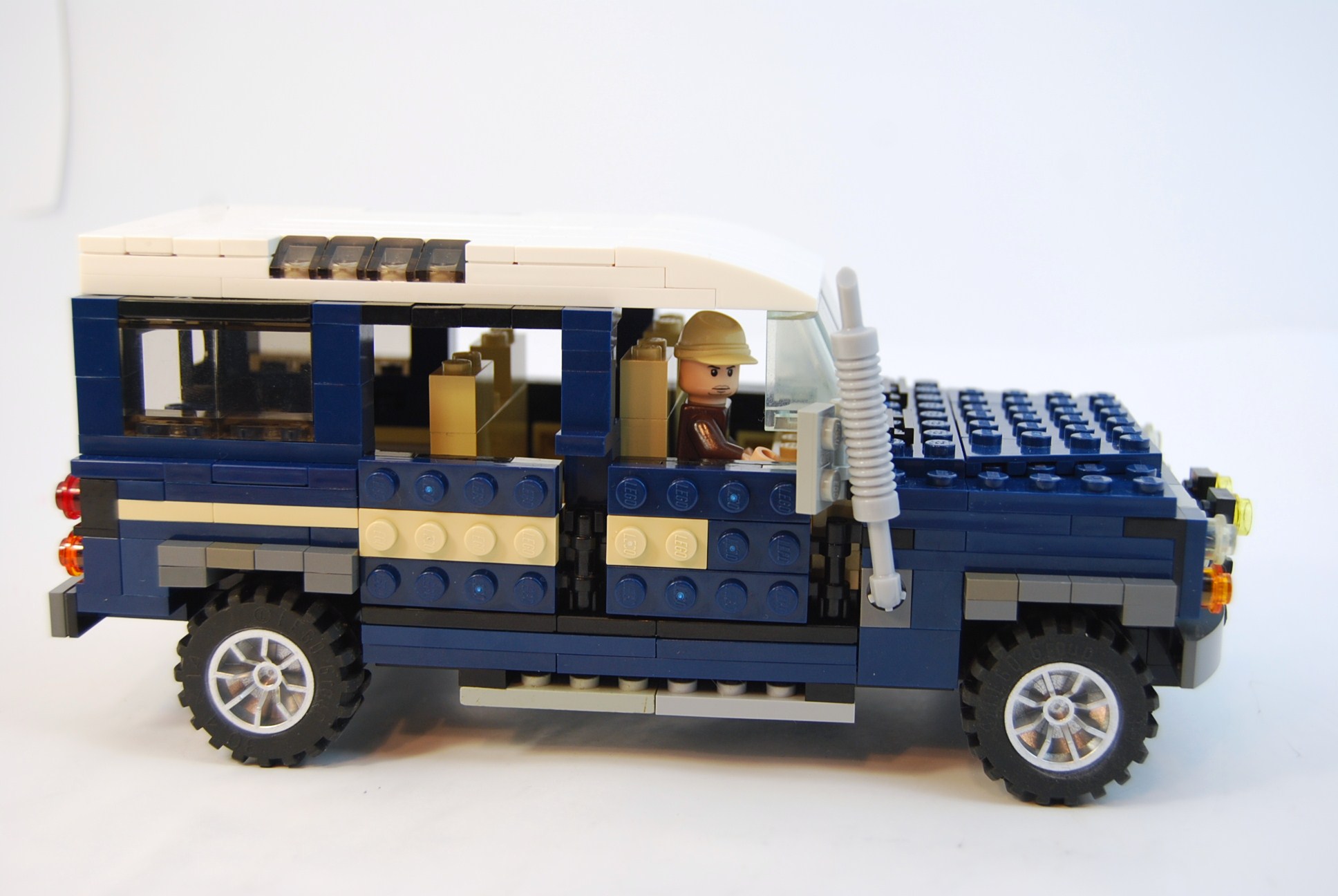 landrover_defender_26.jpg