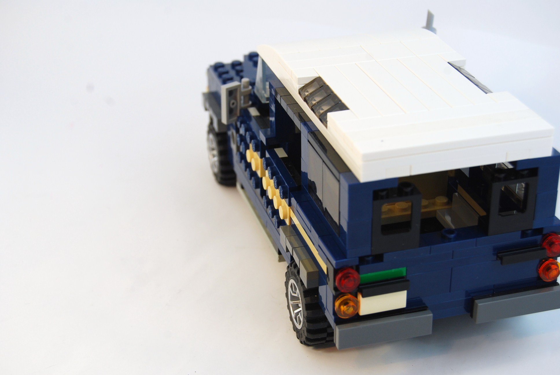 landrover_defender_34.jpg
