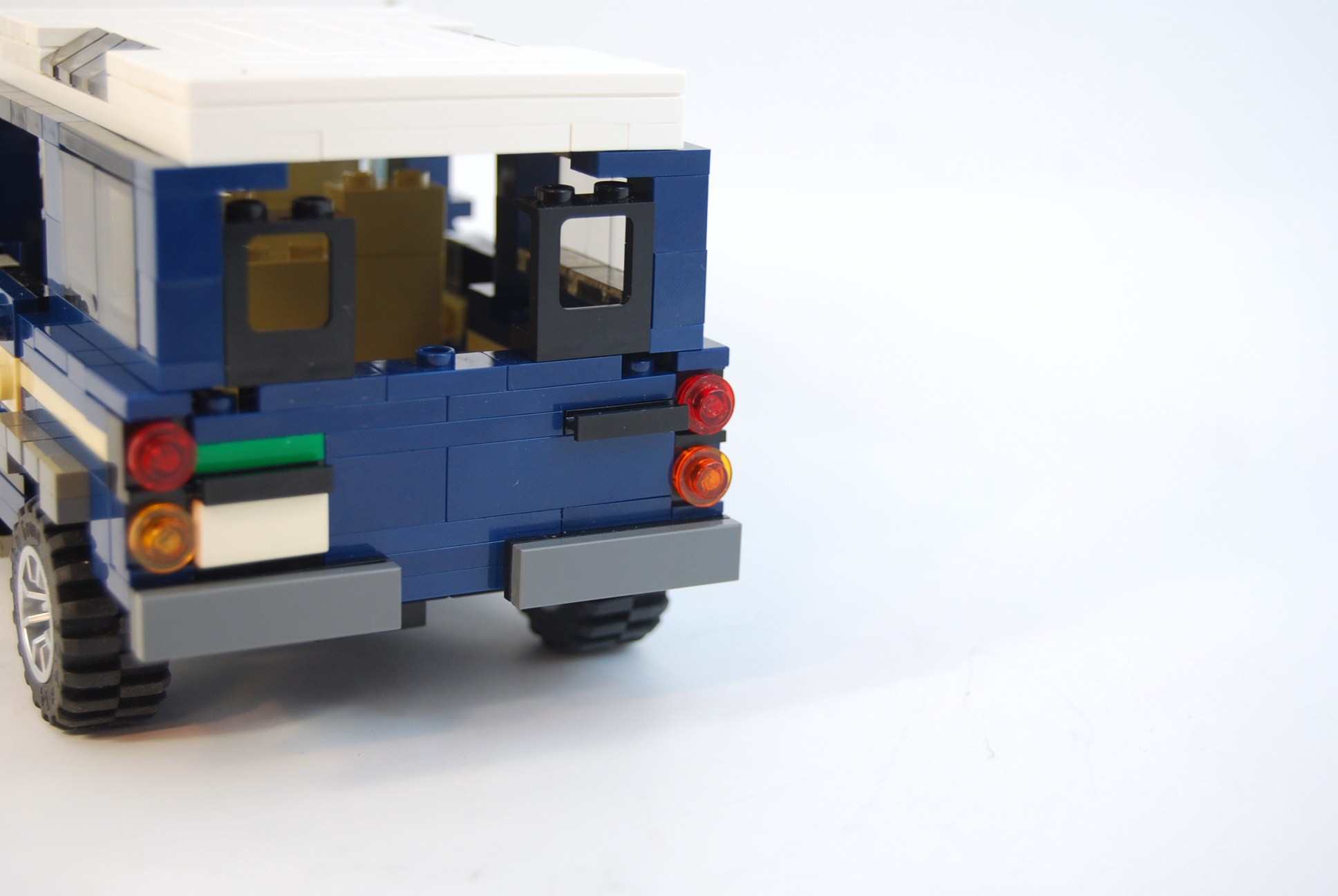 landrover_defender_36.jpg