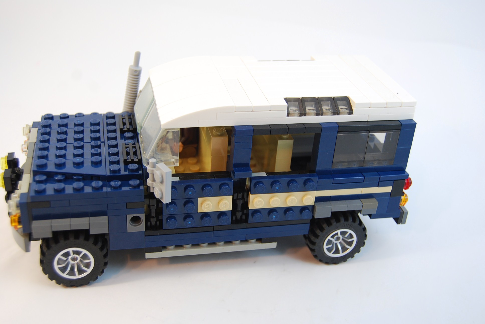 landrover_defender_43.jpg