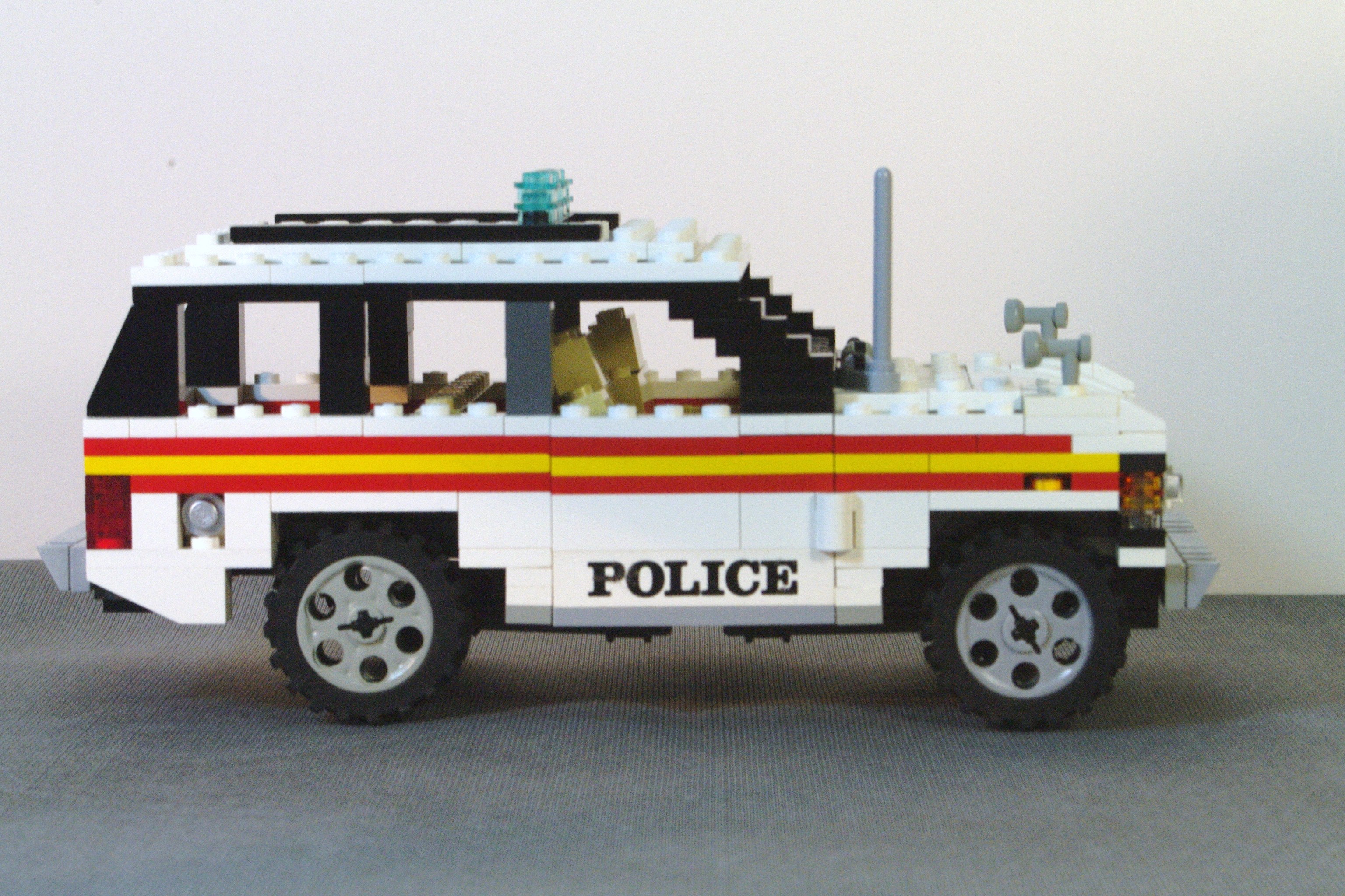 range_rover_series_i_police_02.jpg