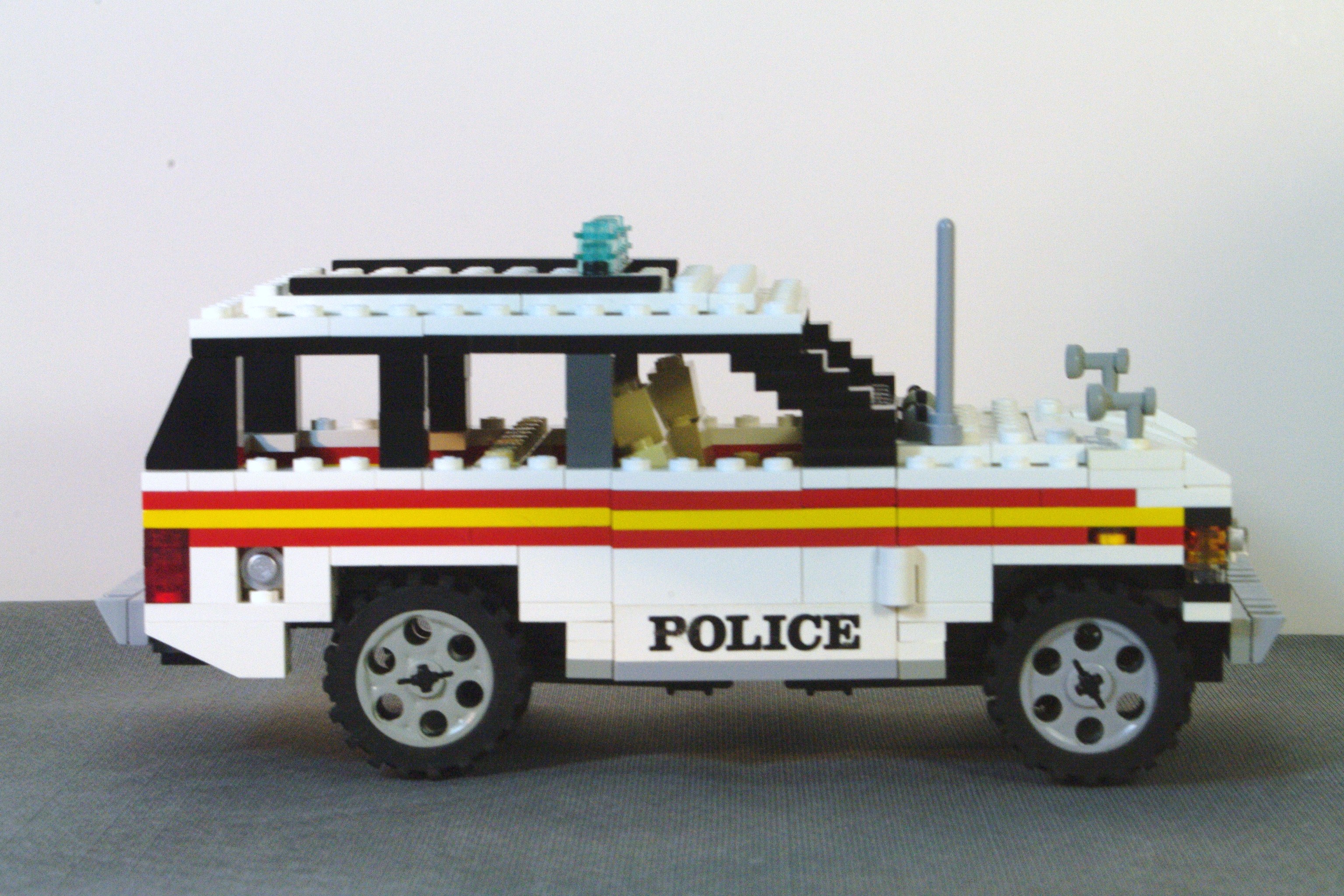 range_rover_series_i_police_03.jpg