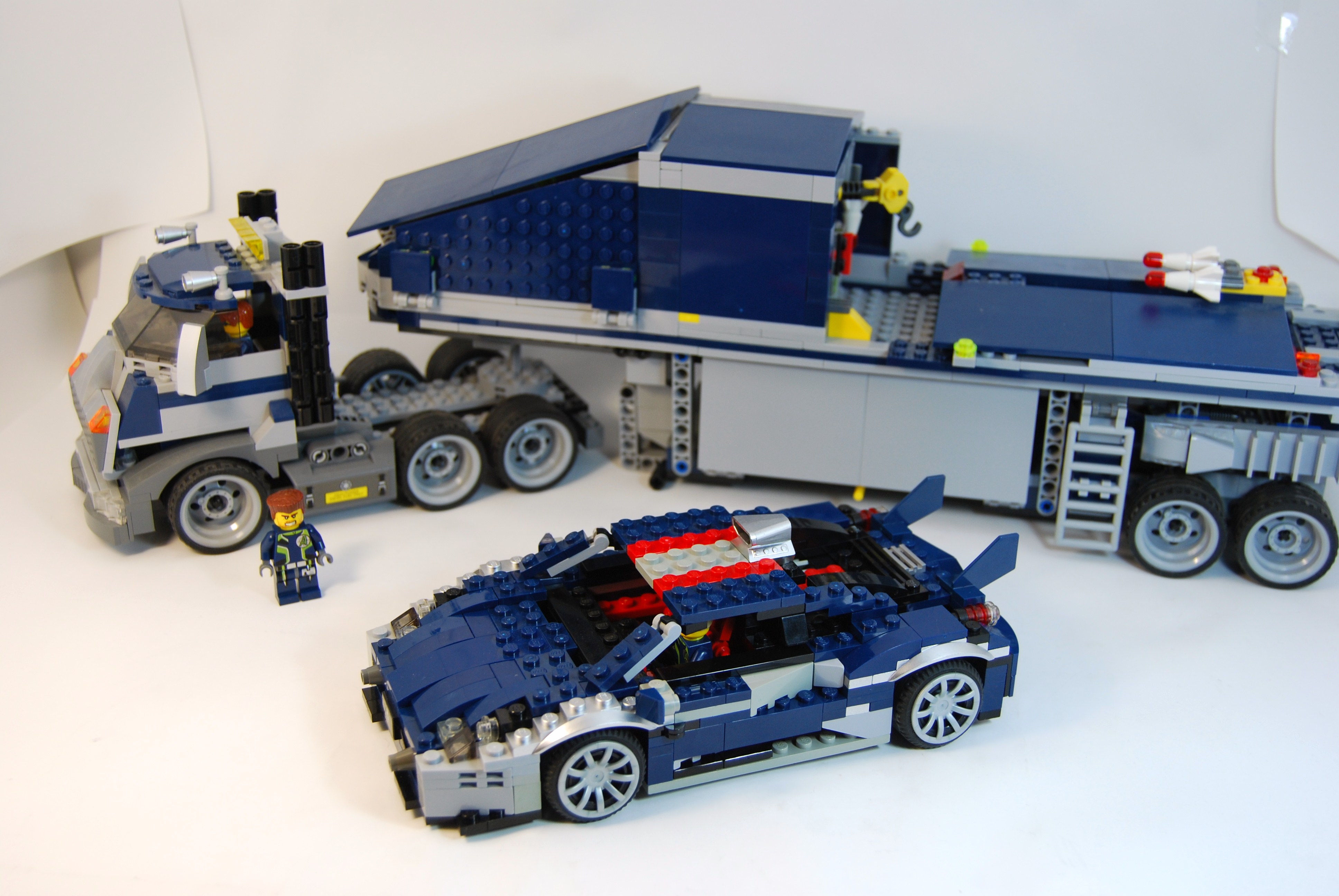 agents_truck_and_car_05.jpg