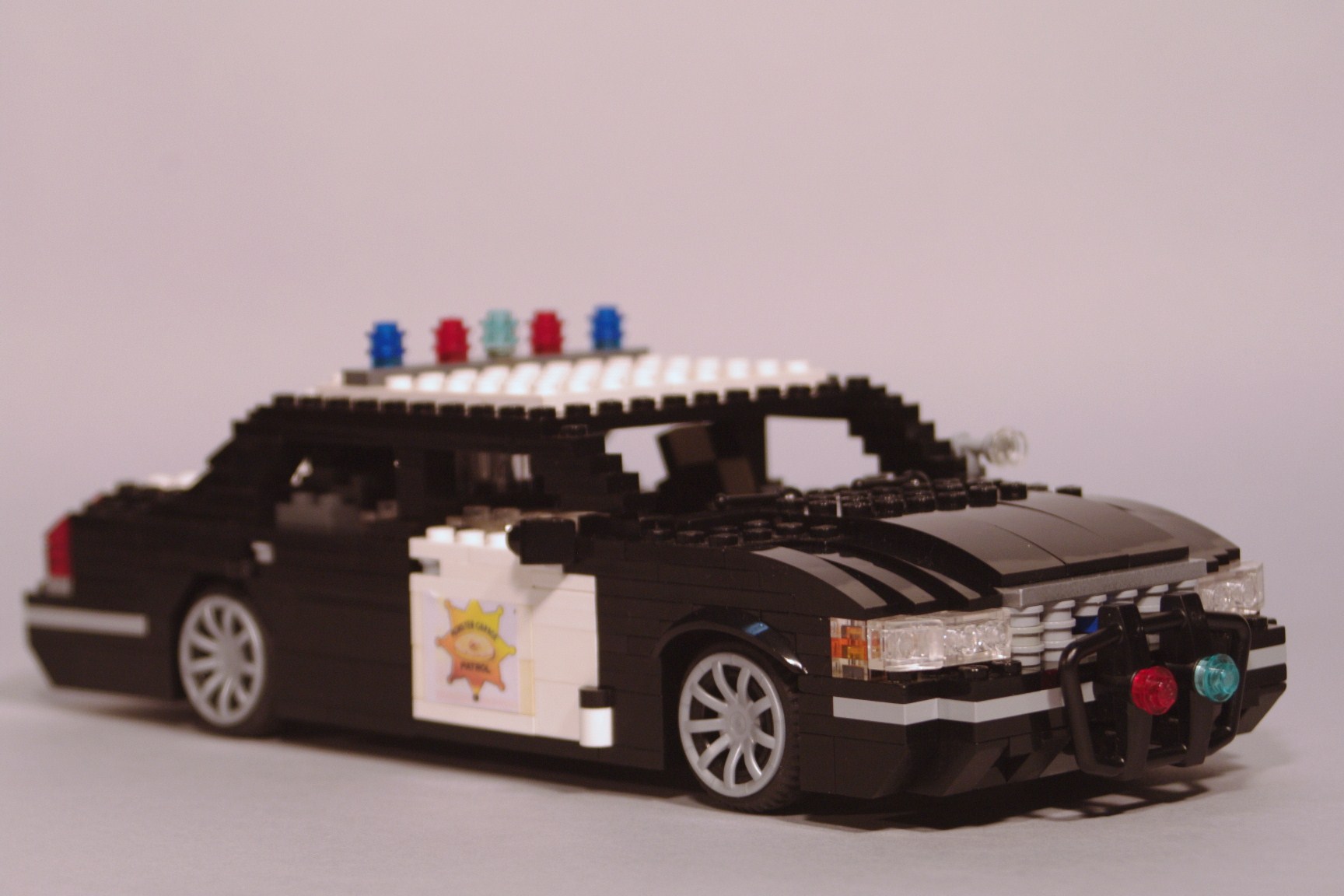 crown_vic_monster_garage_01.jpg
