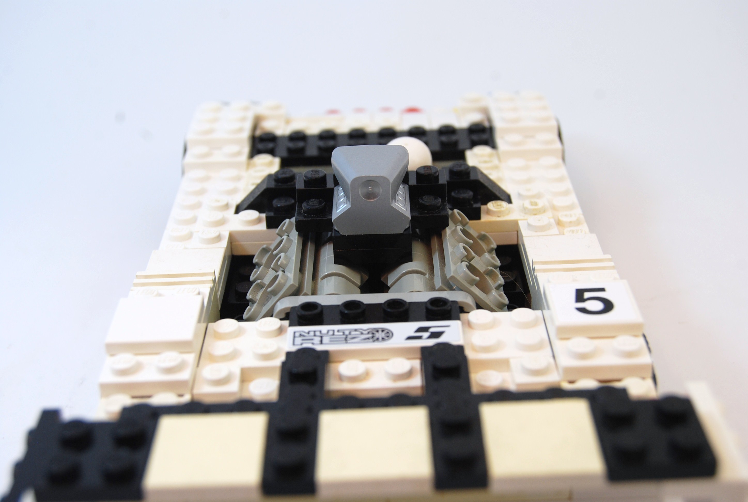 peugeot_905_powertrain_04.jpg