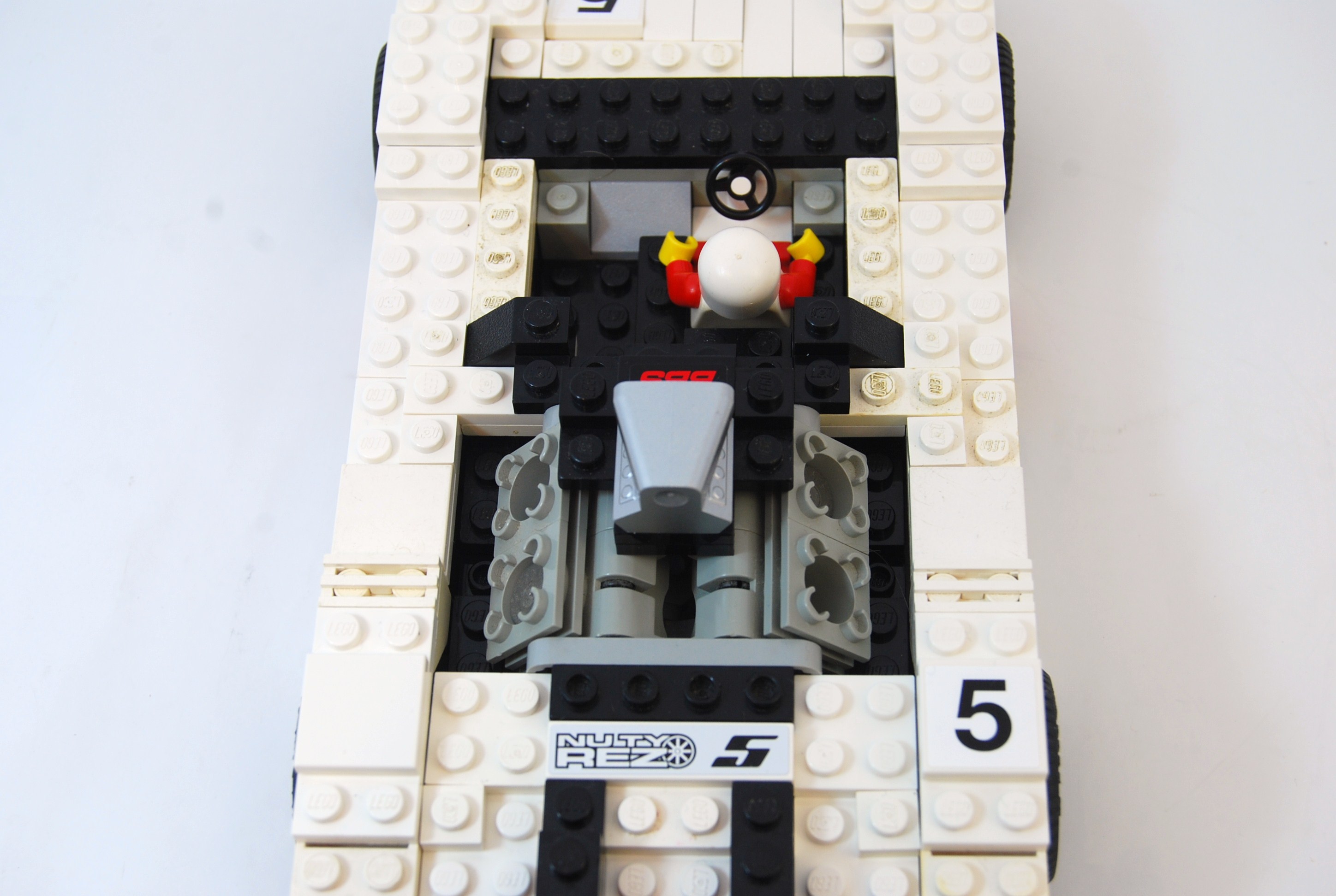 peugeot_905_powertrain_05.jpg