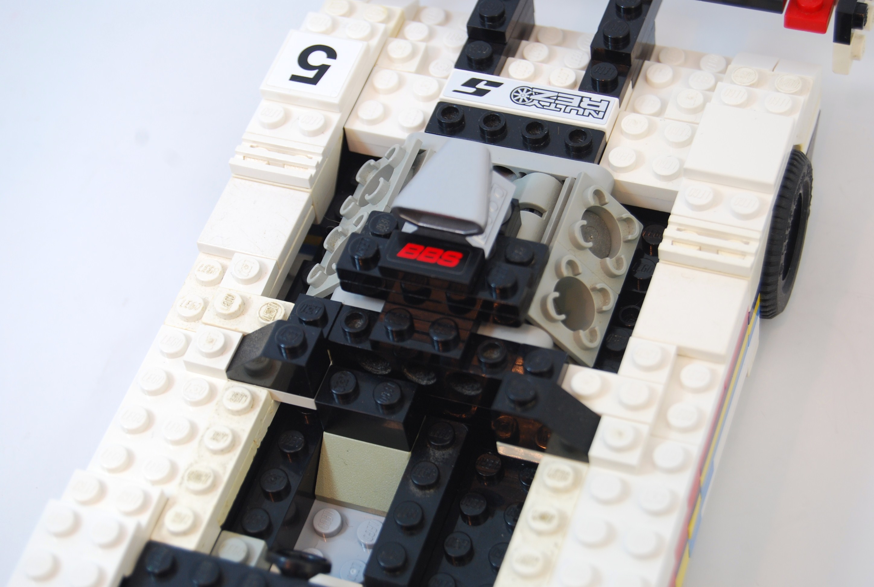 peugeot_905_powertrain_09.jpg