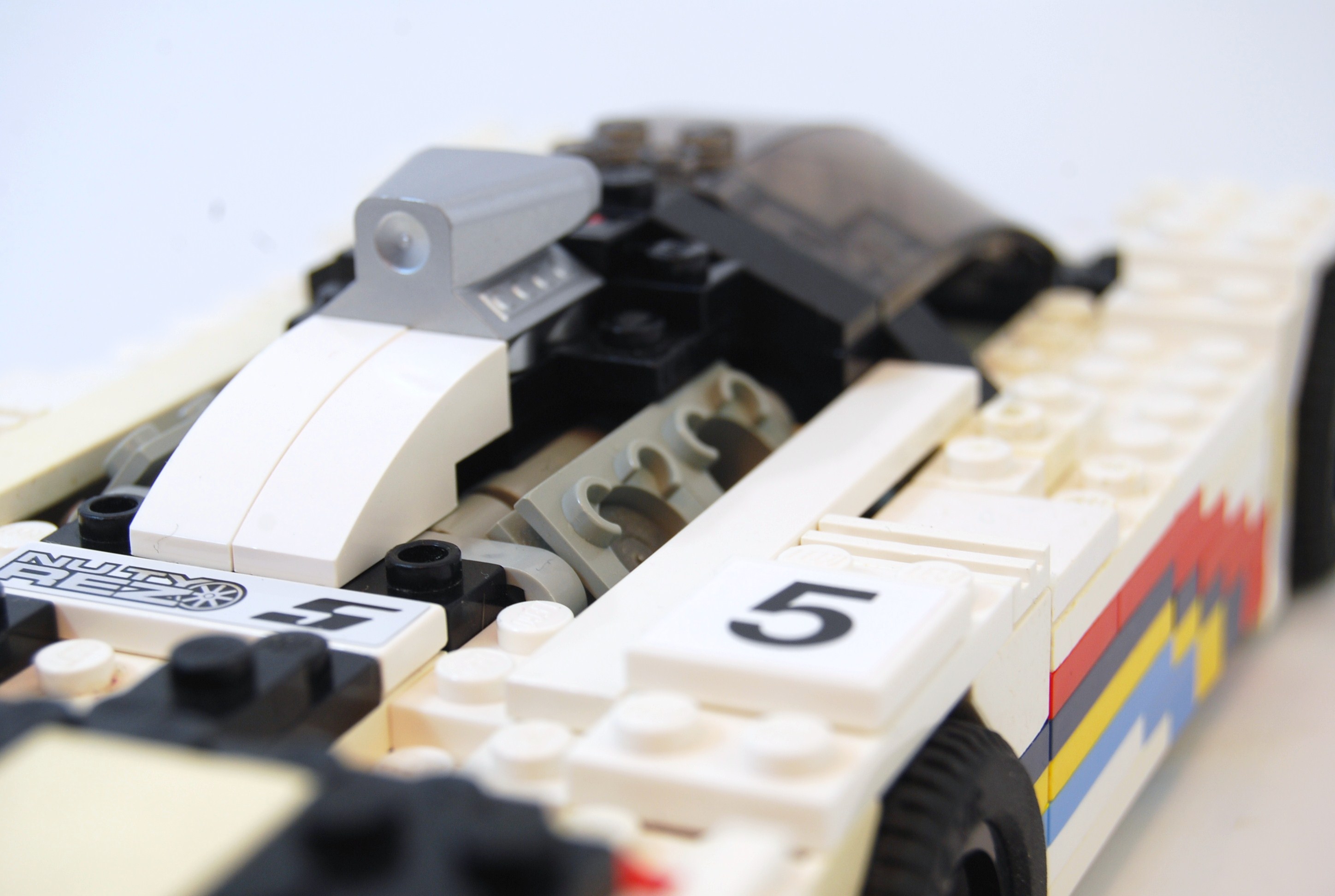 peugeot_905_racer_33.jpg