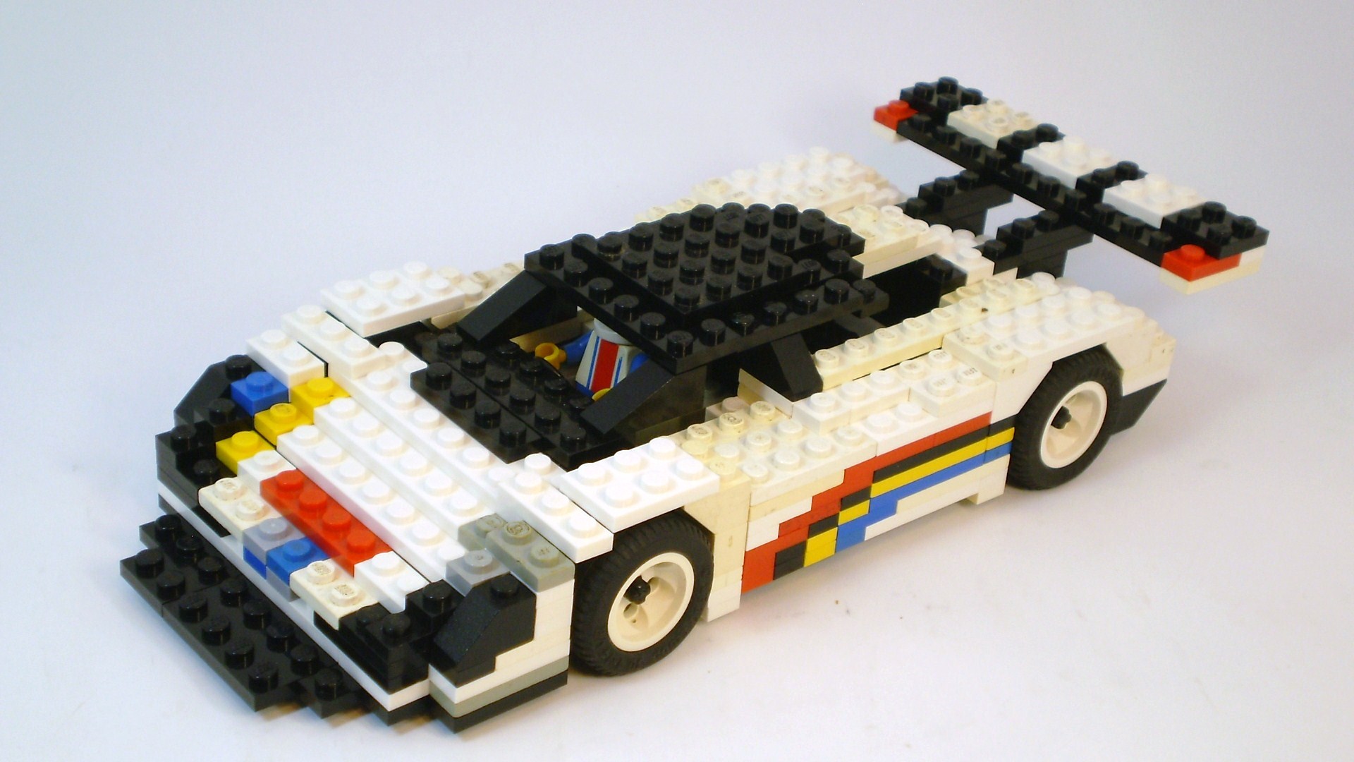 peugeot_905_old_08.jpg