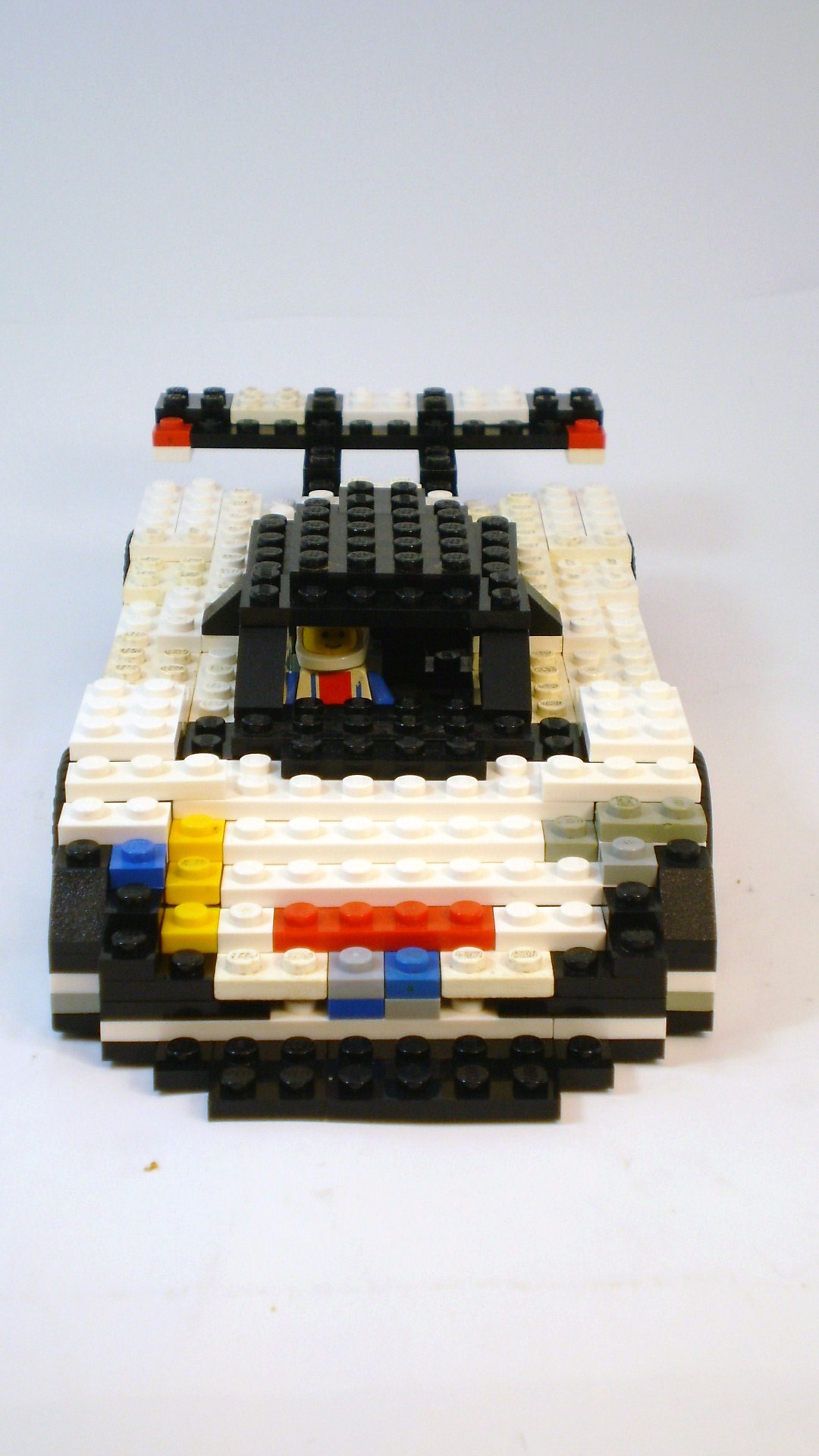 peugeot_905_old_09.jpg
