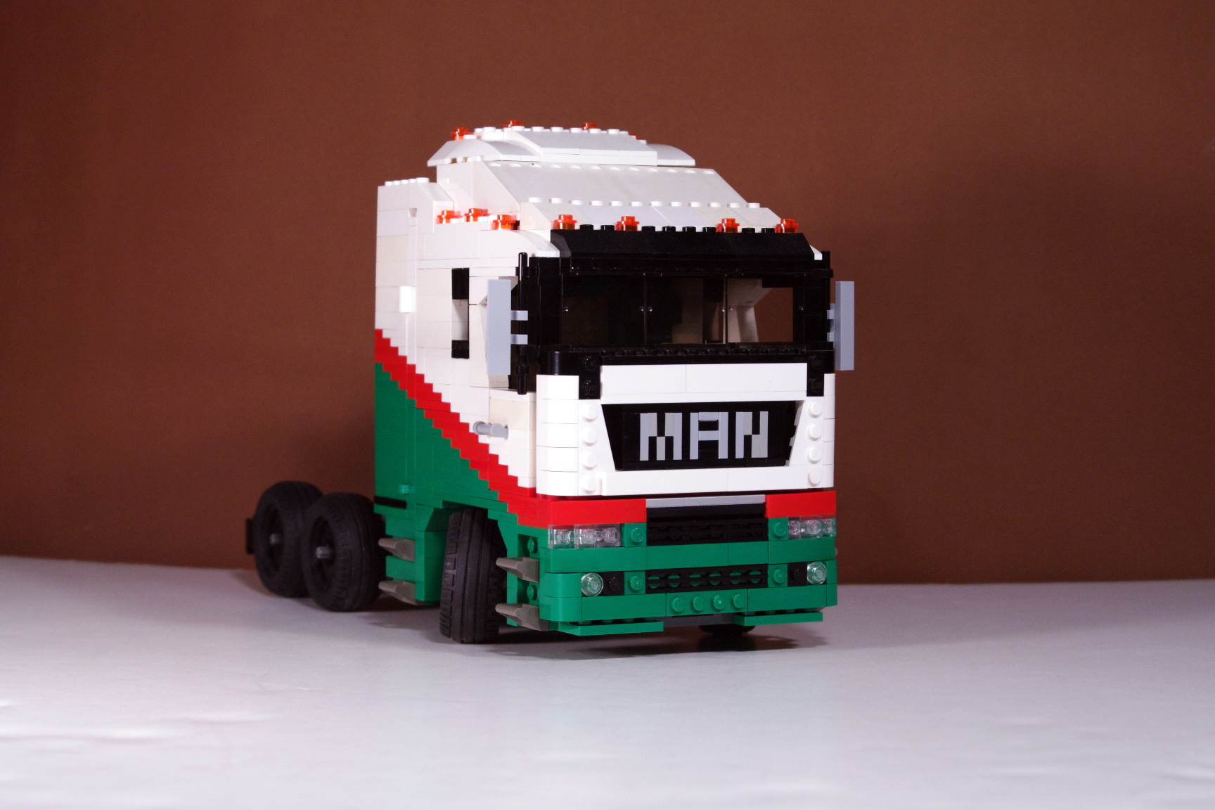 man_octan_racing_truck_01.jpg
