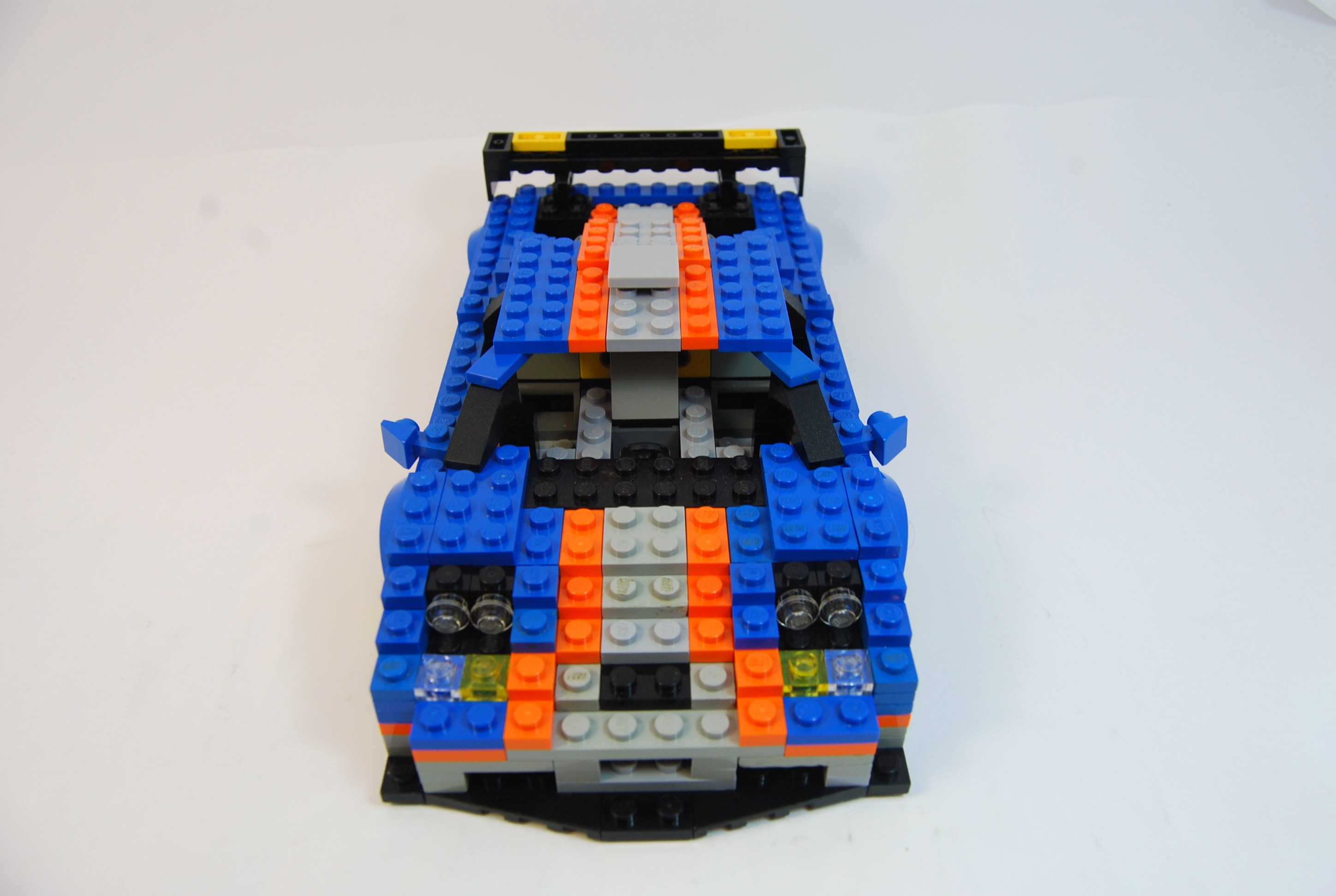 mclaren_f1_gtr_13.jpg
