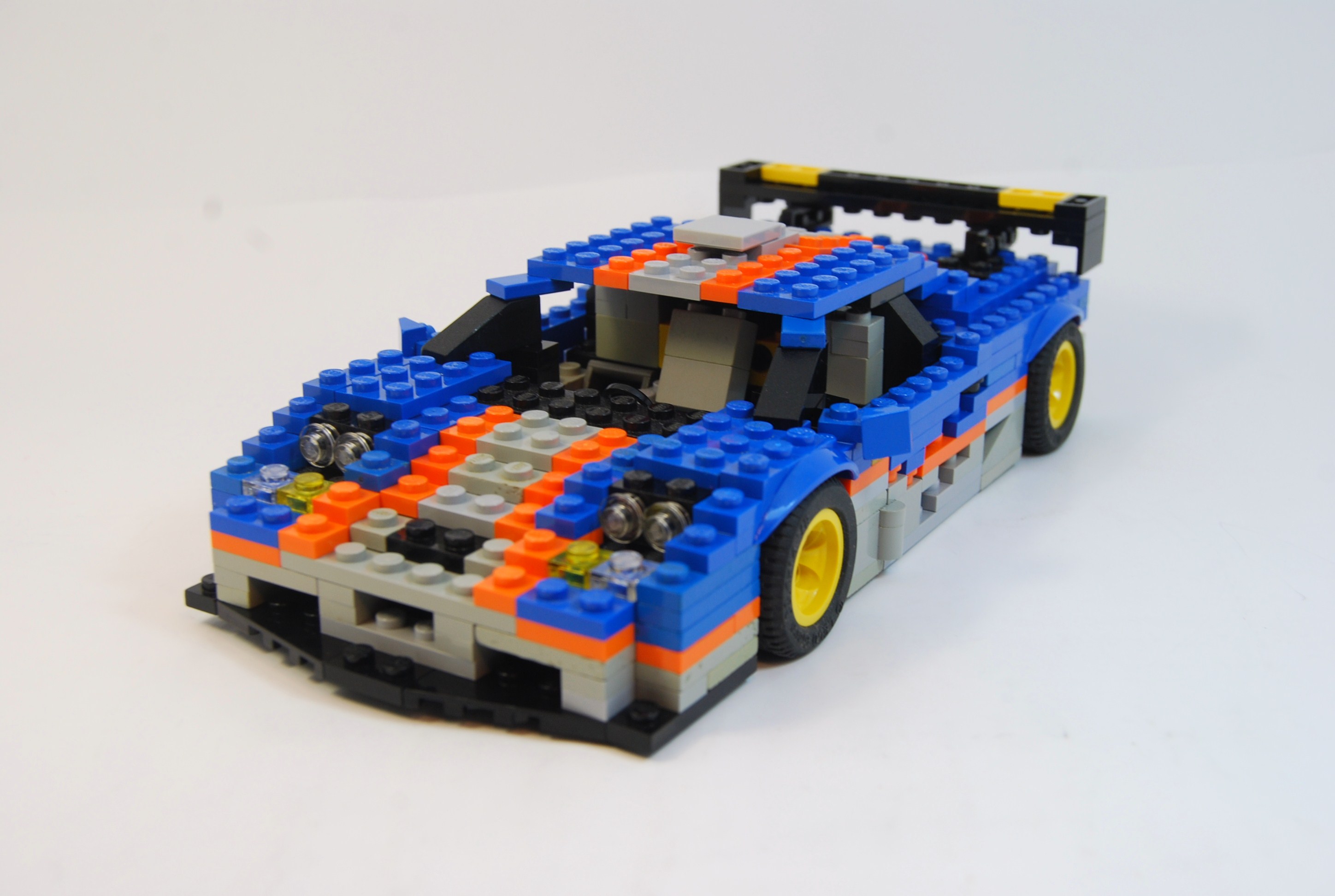mclaren_f1_gtr_15.jpg