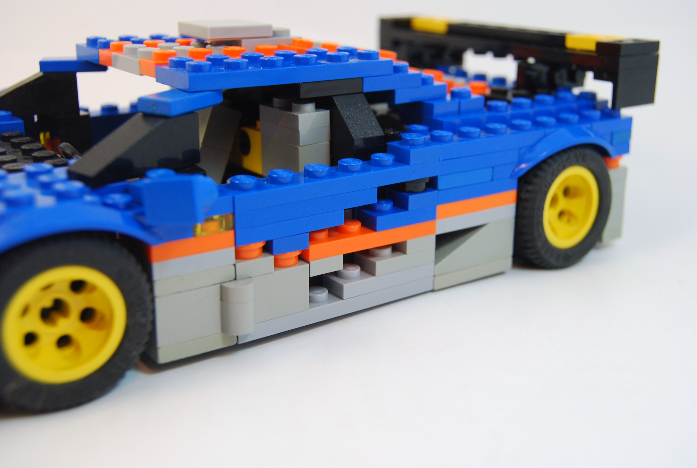 mclaren_f1_gtr_17.jpg