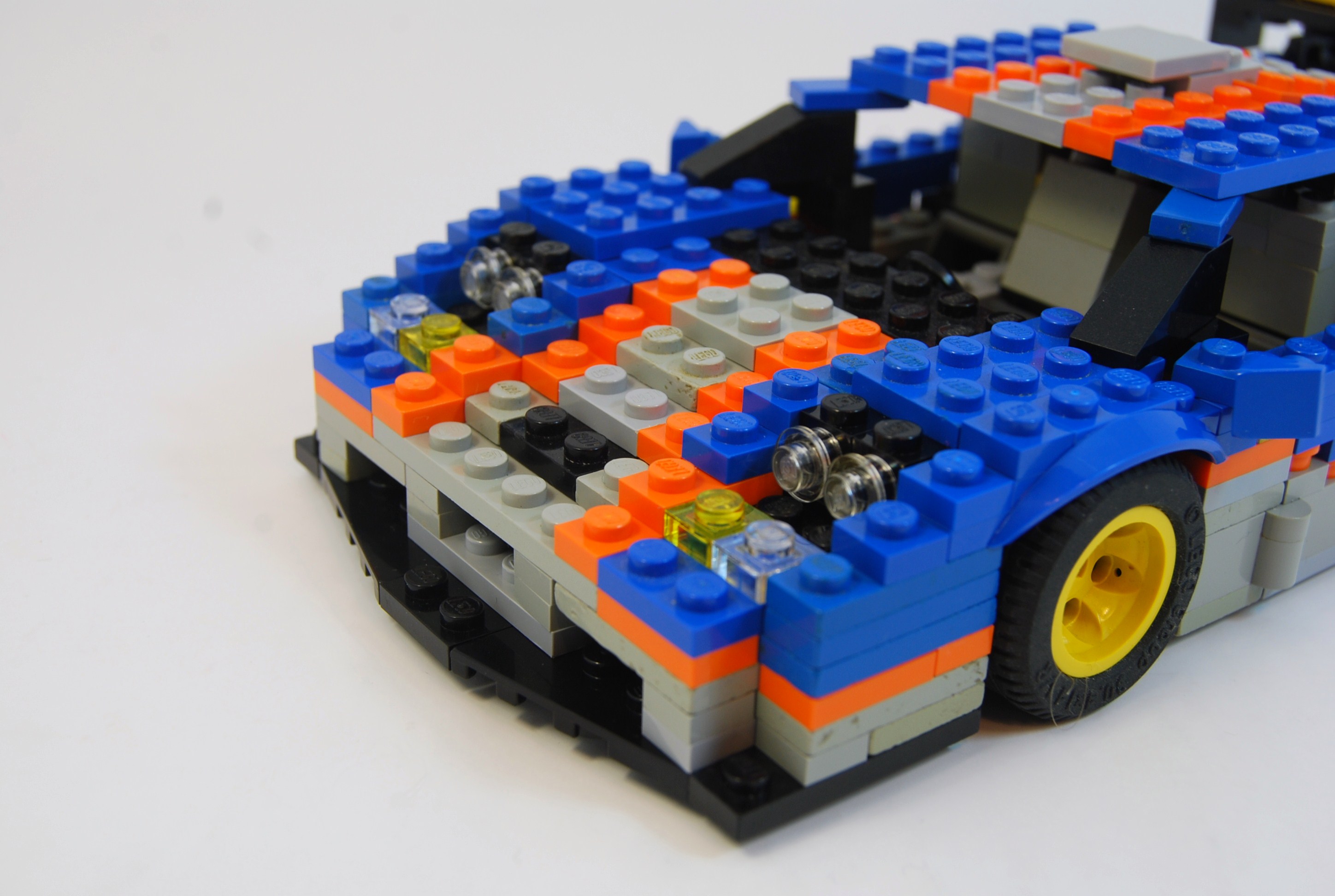 mclaren_f1_gtr_18.jpg
