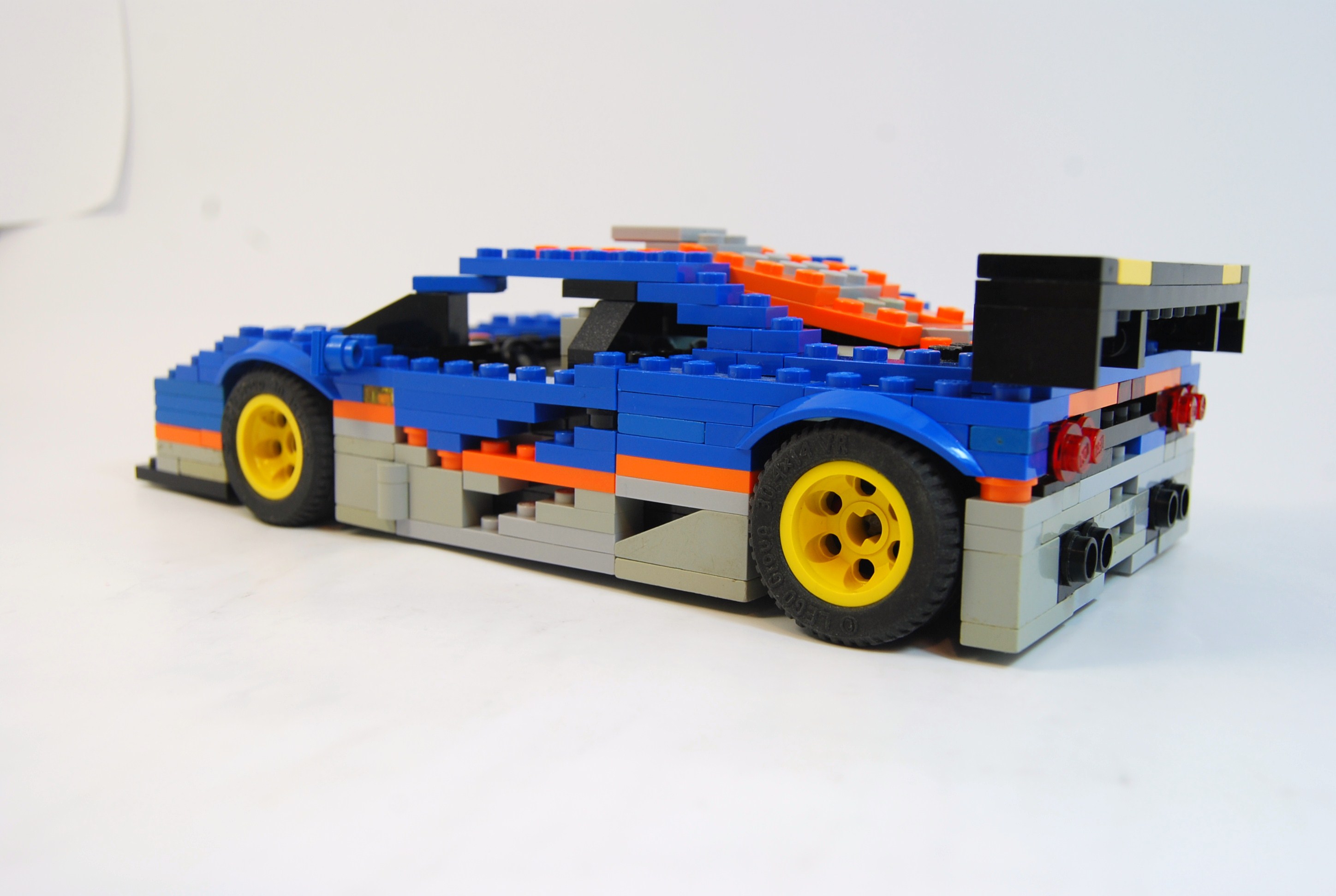 mclaren_f1_gtr_22.jpg