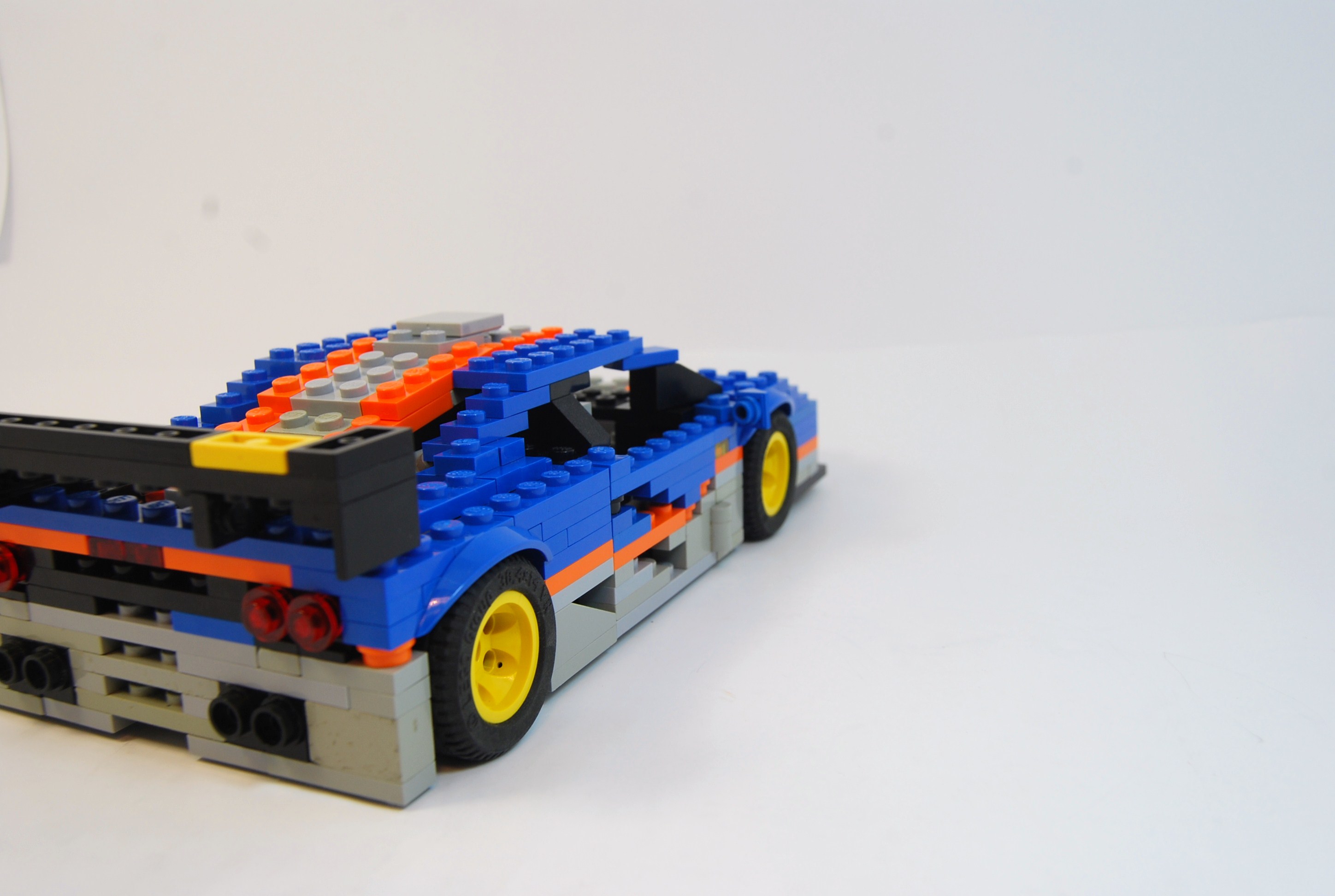 mclaren_f1_gtr_33.jpg