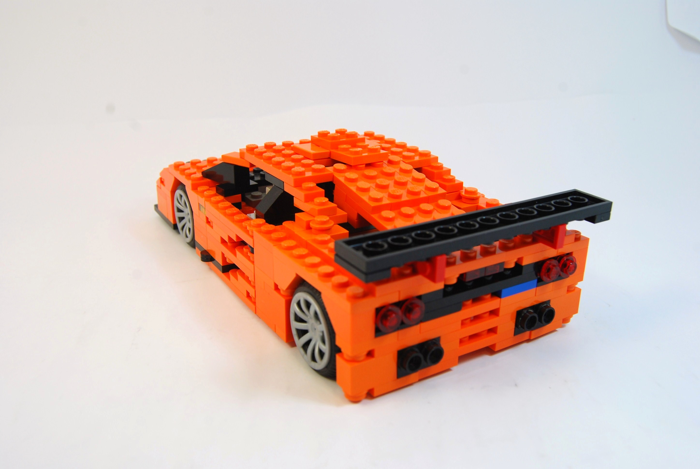 mclaren_f1_lm_road_20.jpg