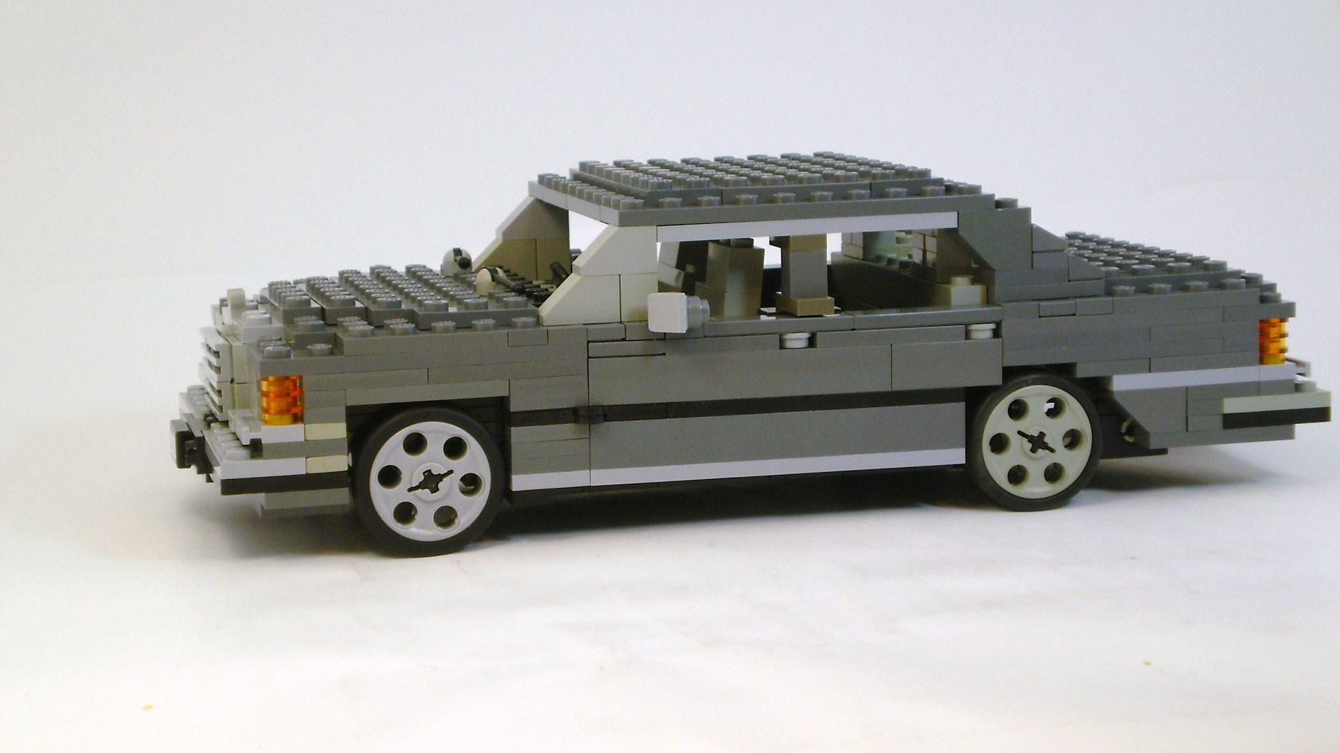 1972_mercedes-benz_w116_s-class.jpg