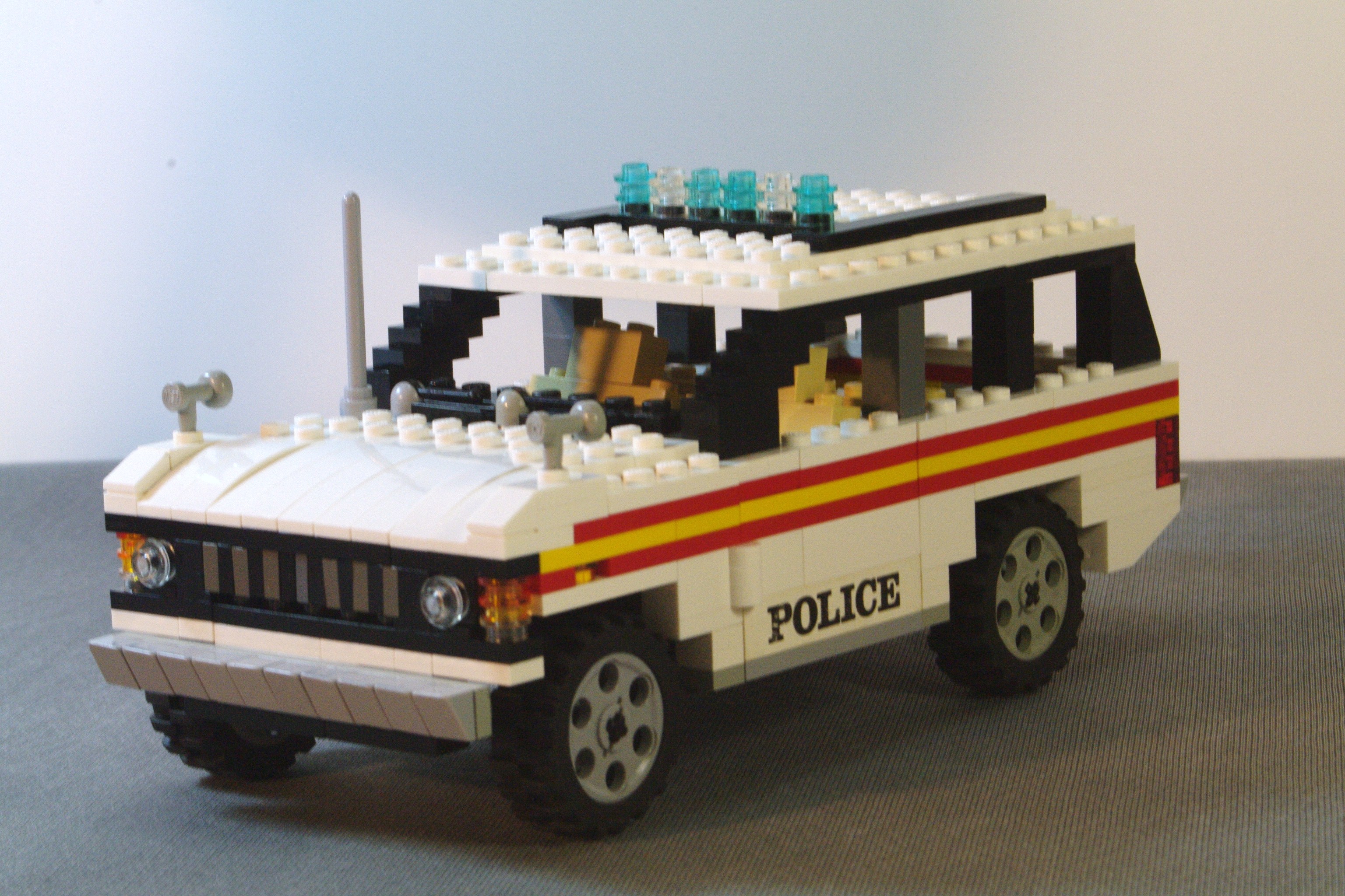 1970_range_rover_series_i_police.jpg