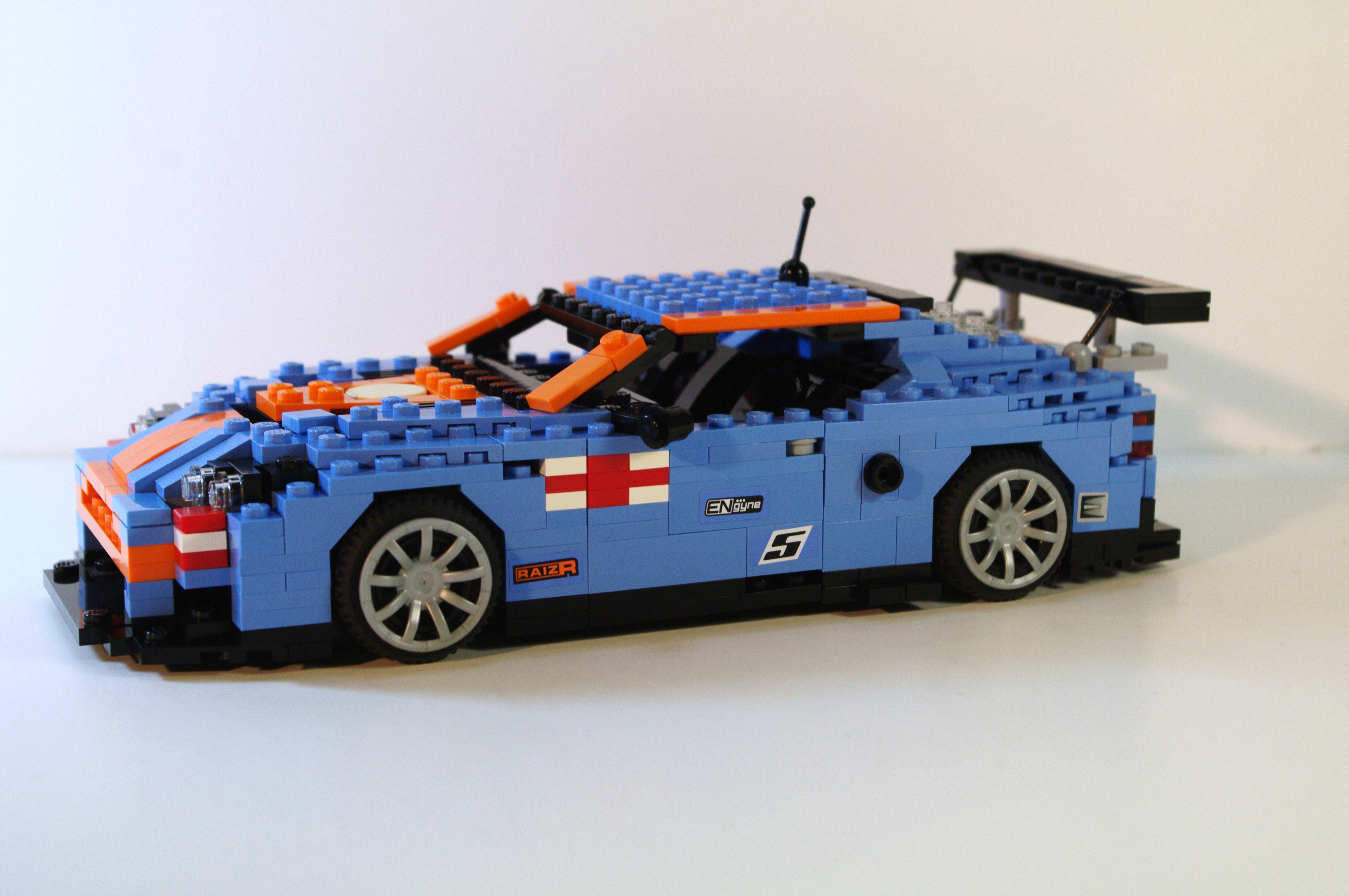 2008_aston_martin_dbr9_lemans_racer.jpg