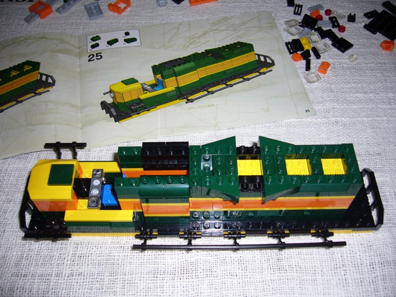 lego_10133_bnsf_gp-38_pic14.jpg