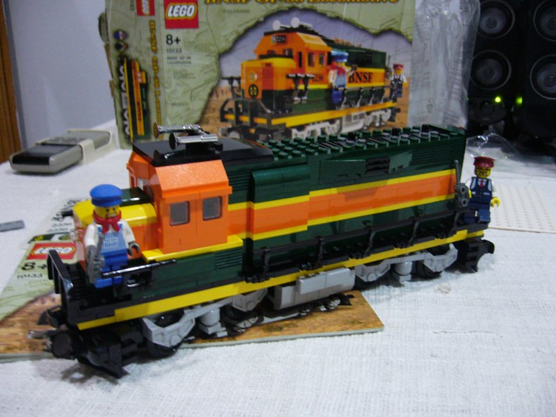 lego_10133_bnsf_gp-38_pic23.jpg