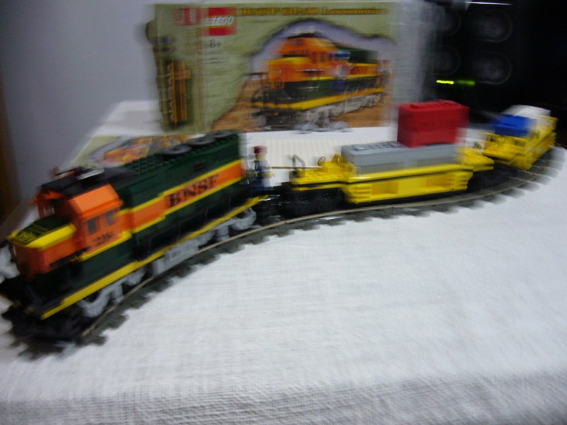 lego_10133_bnsf_gp-38_pic29.jpg