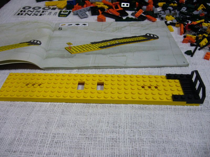 lego_10133_bnsf_gp-38_pic8.jpg