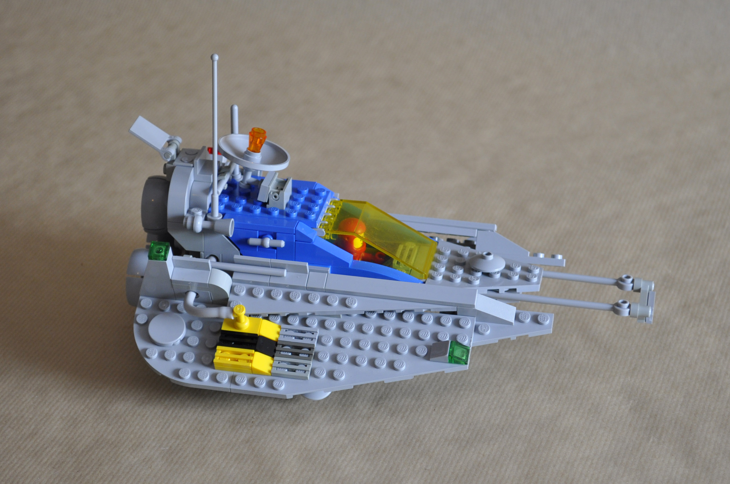 spaceship_4.jpg