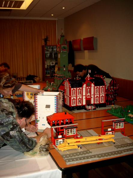 008b-aufbau-tretty-berlin-2003.jpg