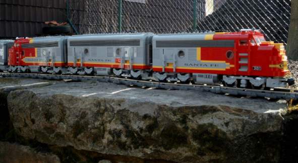 santa-fe-engine_01a.jpg