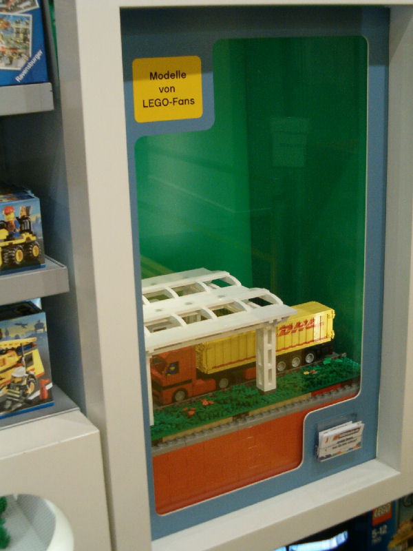 van-vitrine-luigis-zollstation_004.jpg