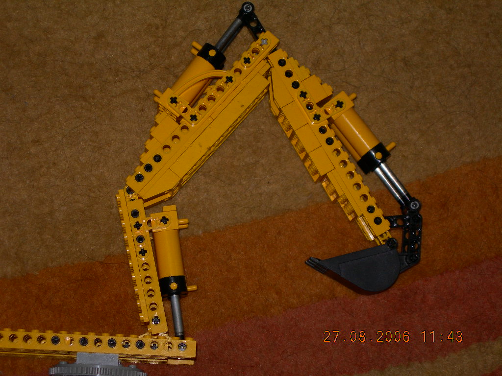 1_pneumatic_crane_arm.jpg