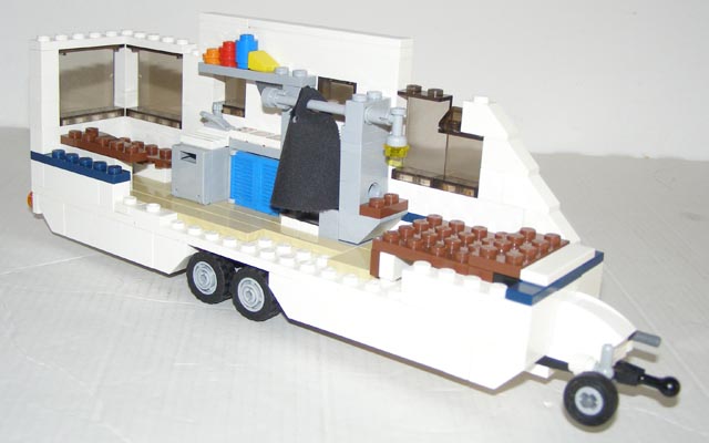 caravan2_04.jpg
