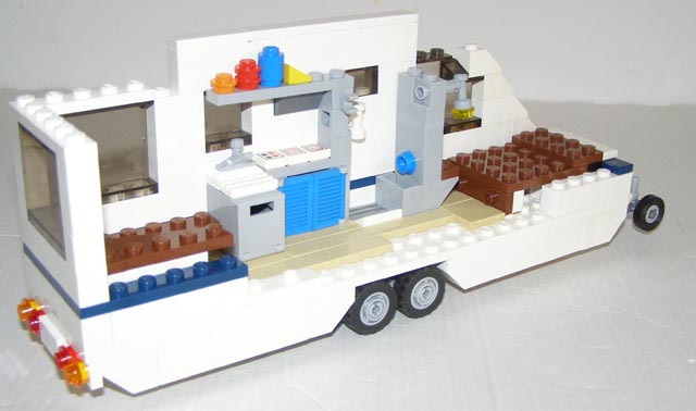 caravan2_05.jpg
