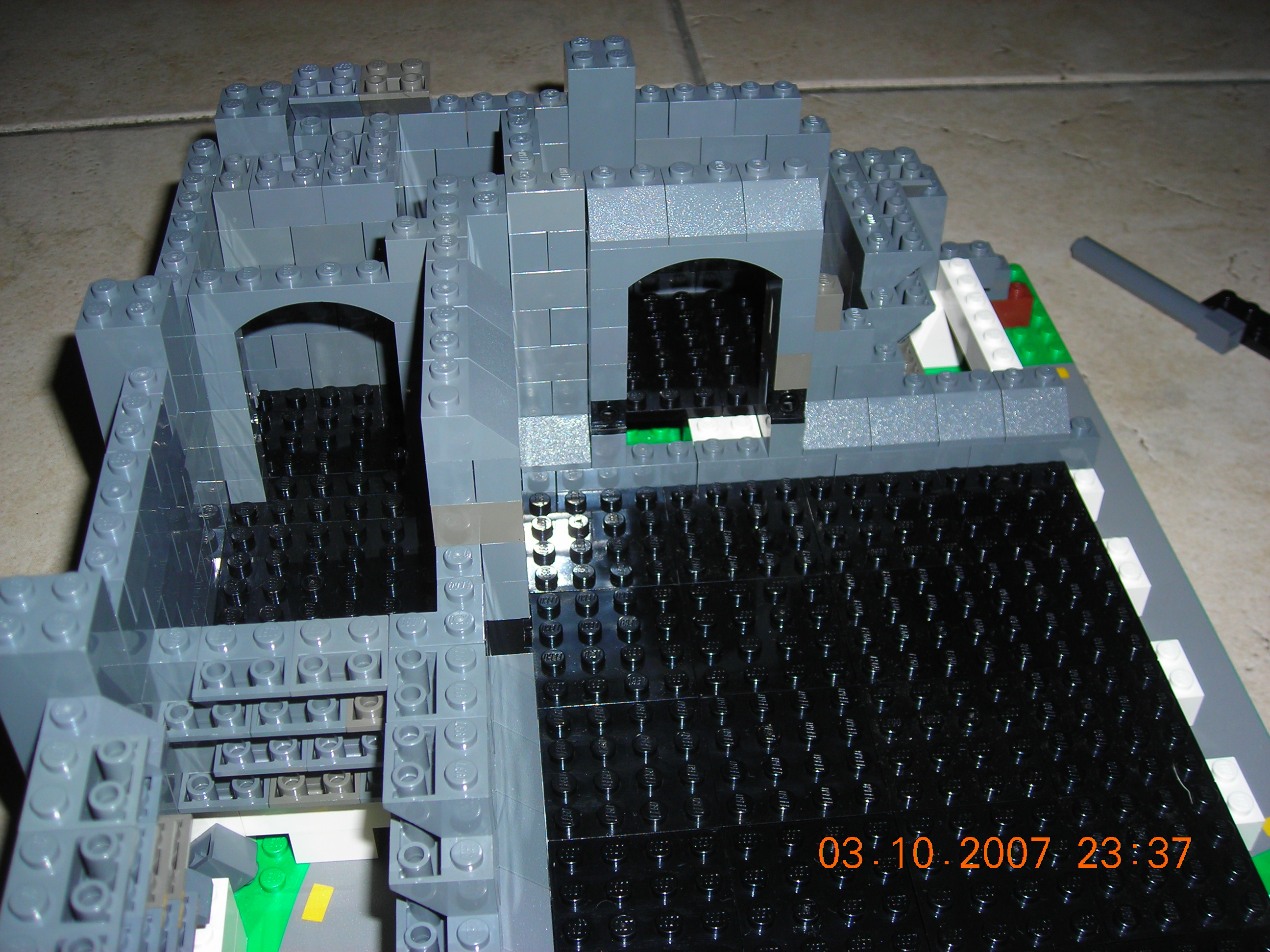 grey_castle_construction_010.jpg