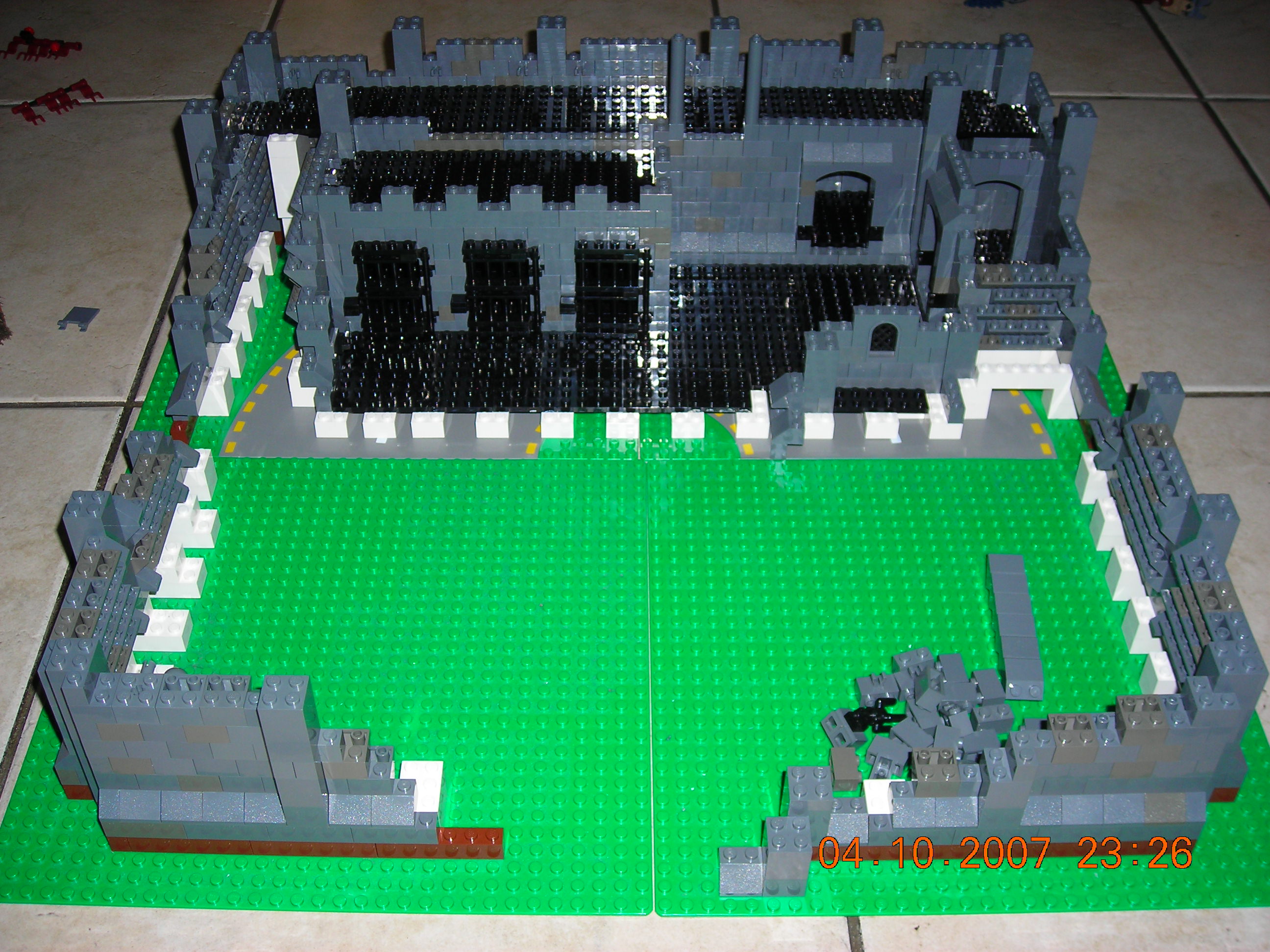 grey_castle_construction_016.jpg
