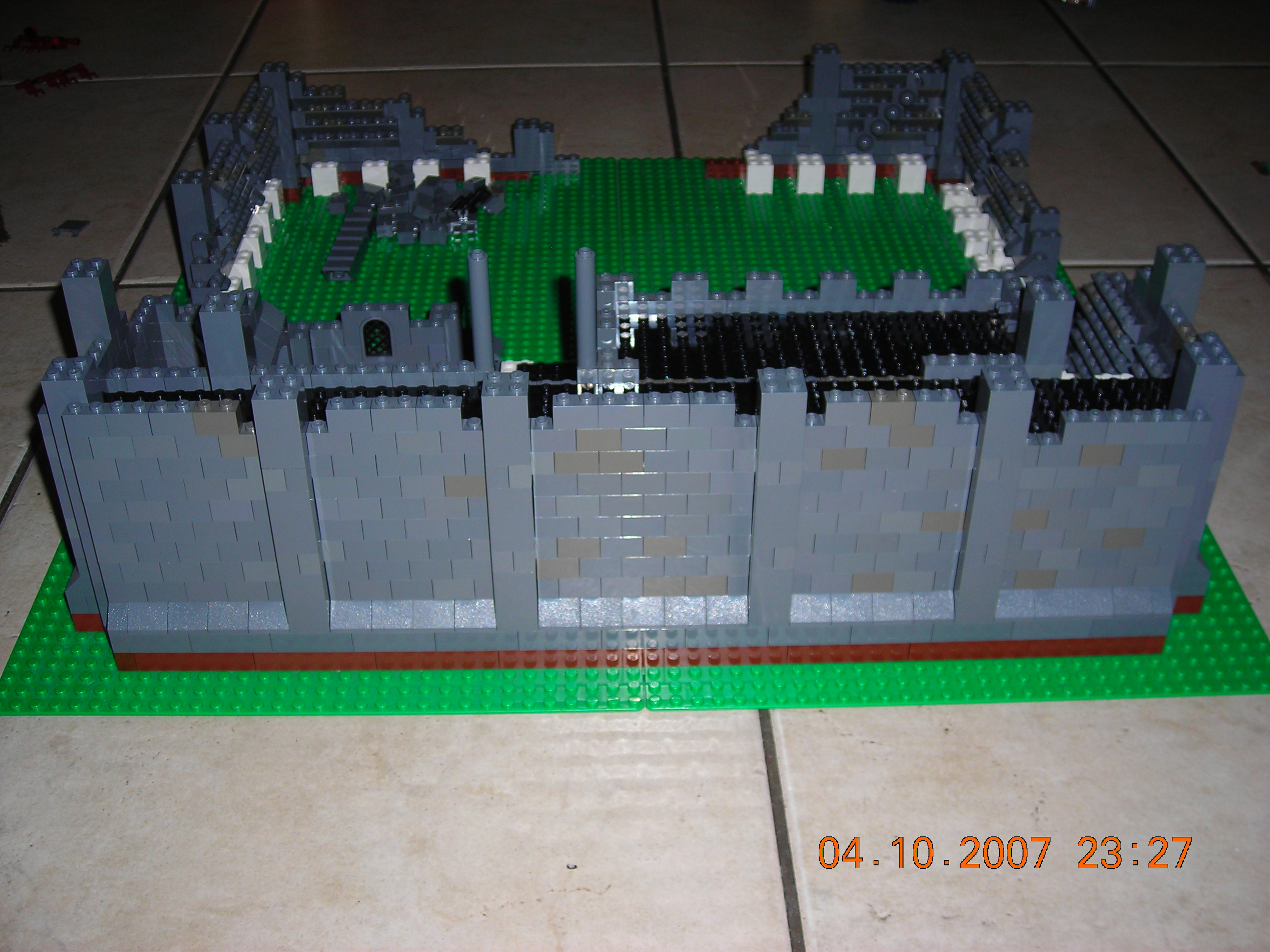 grey_castle_construction_018.jpg