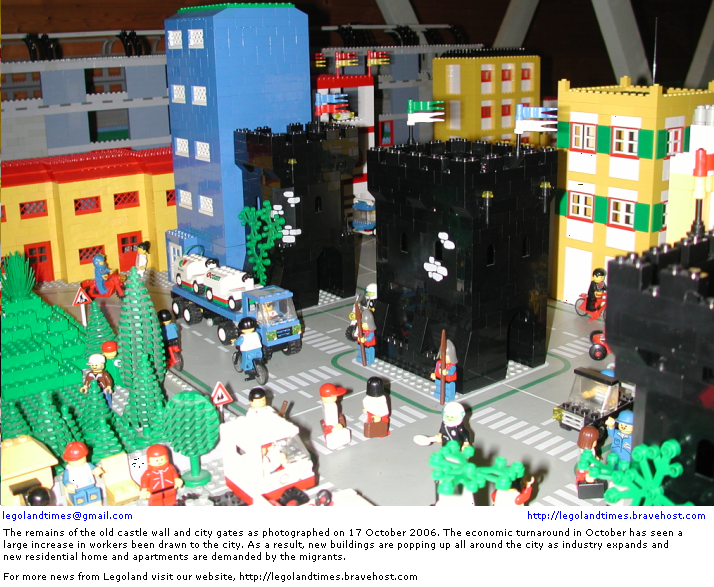 03-lego-city-town-stadium-castle-gates.png