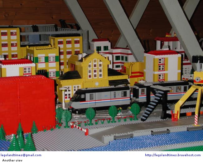 281006-legoland-city-town-train-river-01.jpg