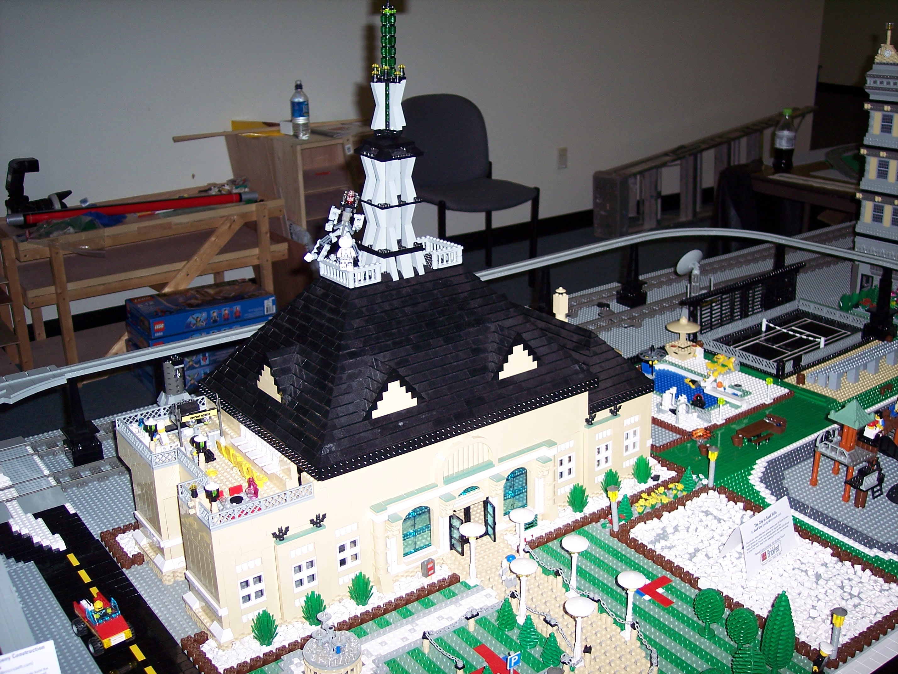 brickfest2005_061_sat.jpg