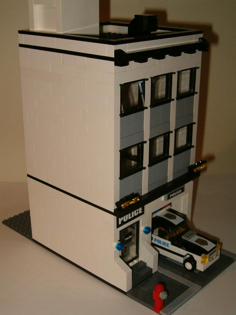 police02.jpg