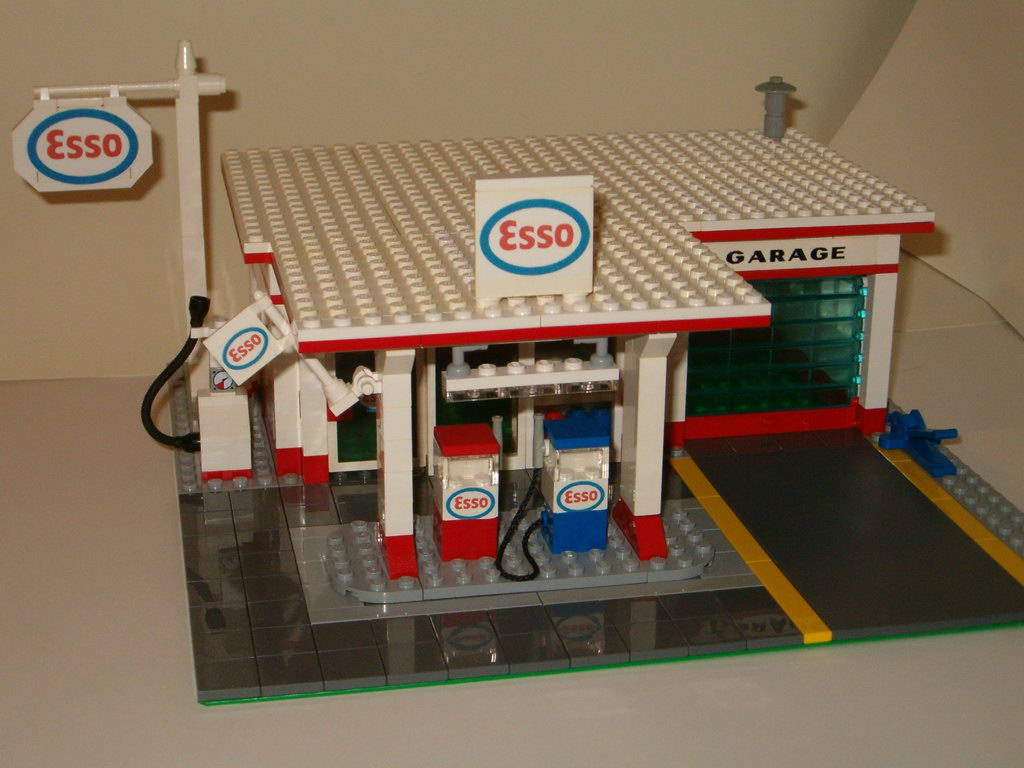 service_station01.jpg