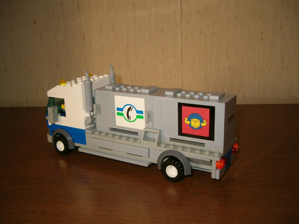 containers_truck02.jpg