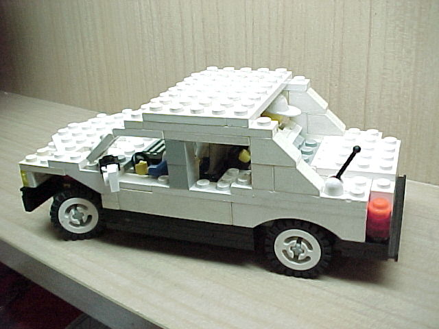 sedan3.jpg