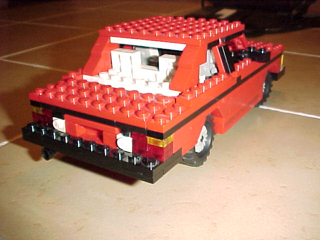 volvo240dlrear.jpg